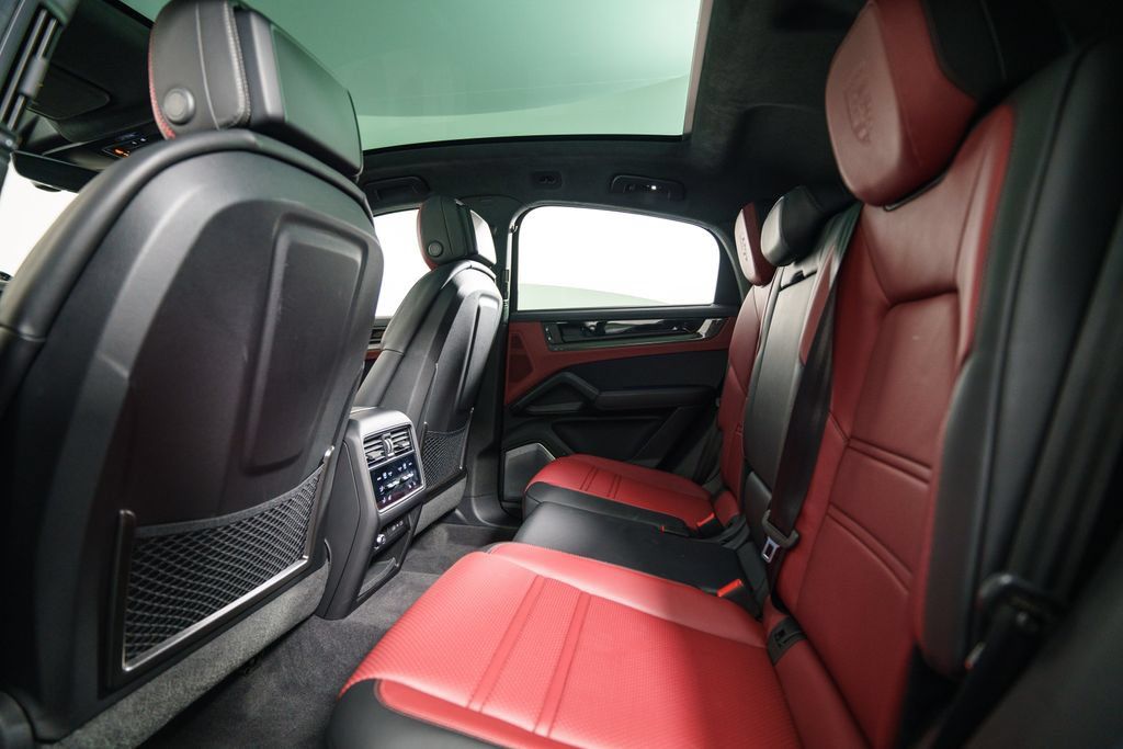 Certified 2026 Porsche Cayenne GTS AWD/4WD image 47
