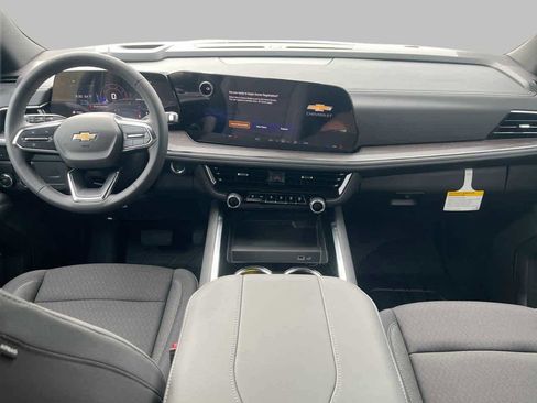 New 2026 Chevrolet Suburban LS RWD image 9