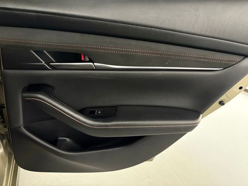 Used 2024 MAZDA MAZDA3 s image 41