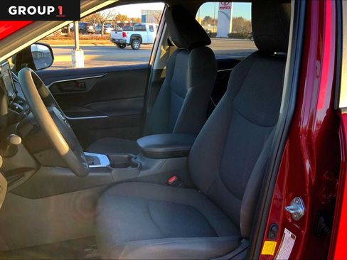 Used 2019 Toyota RAV4 LE w/ All Weather Liner Package AWD/4WD image 9