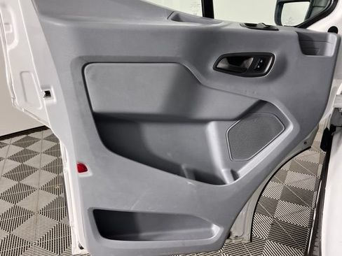 Used 2019 Ford Transit 250 130 Low Roof w/ Exterior Upgrade Package RWD image 11