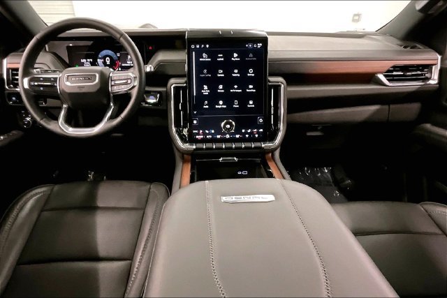 Used 2026 GMC Yukon Denali w/ Sun & Power Step Package AWD/4WD image 18