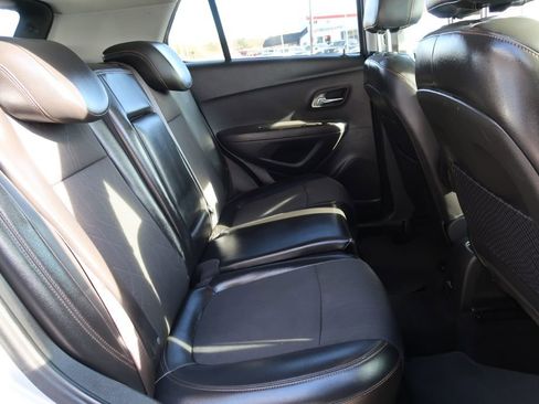 Used 2018 Chevrolet Trax LT w/ LT Convenience Package image 10