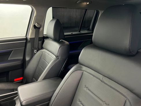 Used 2024 Hyundai Santa Fe Limited image 17