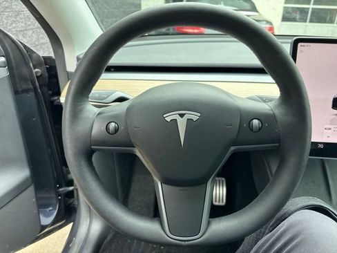 Used 2023 Tesla Model Y Performance AWD/4WD image 13