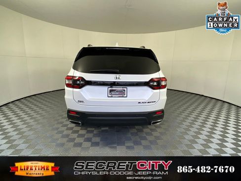 Used 2025 Honda Pilot Black Edition image 6