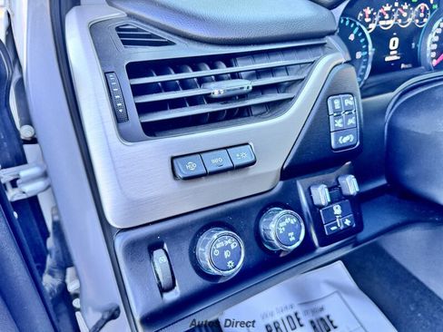 Used 2019 GMC Yukon Denali w/ Denali Ultimate Package AWD/4WD image 40