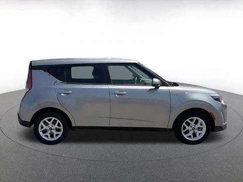 Used 2025 Kia Soul LX w/ LX Technology Package FWD image 15
