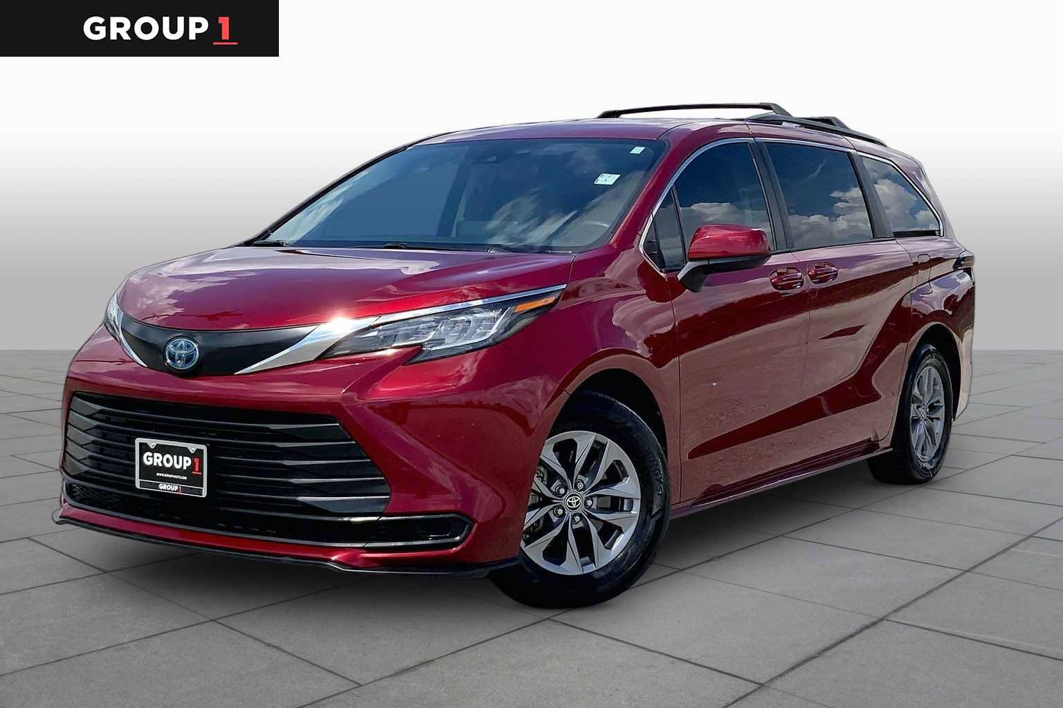 Used 2022 Toyota Sienna LE FWD image 1