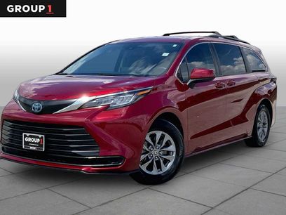 Used 2022 Toyota Sienna LE