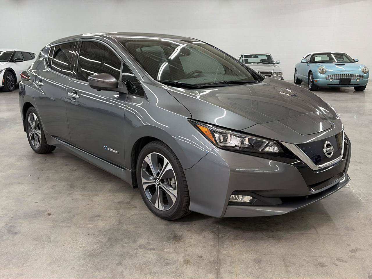 Used 2018 Nissan Leaf SL w/ SL Technology Package FWD image 4