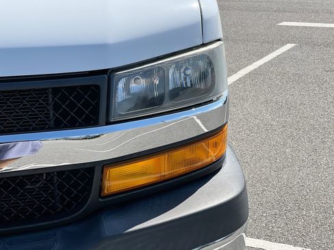 Used 2018 Chevrolet Express 3500 LT w/ LT Preferred Equipment Group image 9