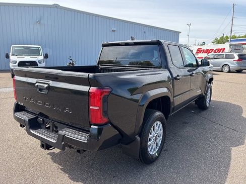 Certified 2026 Toyota Tacoma SR5 AWD/4WD image 7