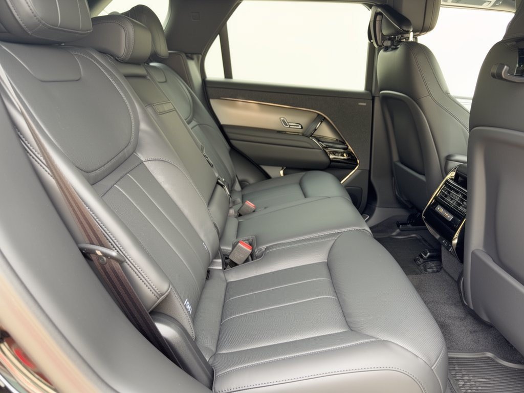 New 2027 Land Rover Range Rover Sport Dynamic SE AWD/4WD image 29