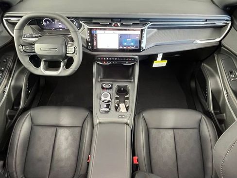 New 2026 Jeep Cherokee Overland image 9