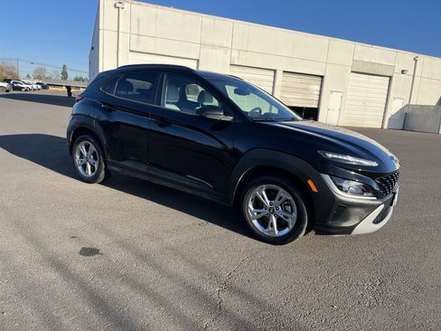 Used 2023 Hyundai Kona SEL image 6