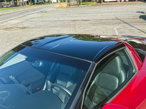 Used 2008 Chevrolet Corvette Coupe w/ Z51 Performance Package RWD image 5