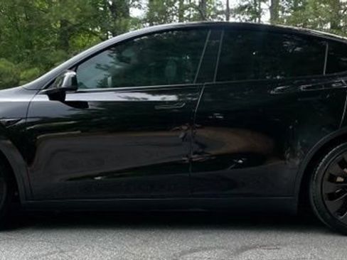 Used 2023 Tesla Model Y Performance AWD/4WD image 4