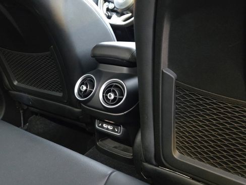 Used 2022 Alfa Romeo Stelvio Veloce image 10