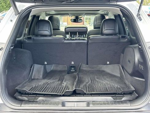 Used 2021 Jeep Cherokee Limited w/ Elite Package image 9