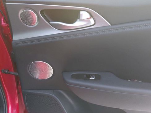 Used 2018 Kia Stinger GT2 image 17