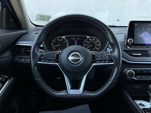 Used 2025 Nissan Altima 2.5 SR image 32