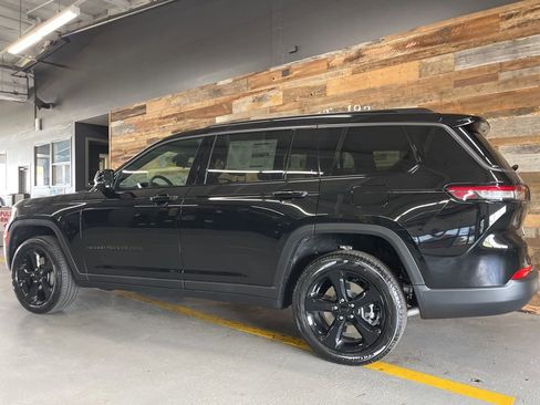 New 2026 Jeep Grand Cherokee L Limited AWD/4WD image 21