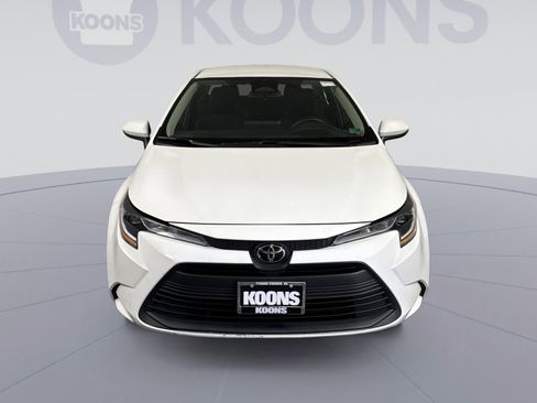 Used 2023 Toyota Corolla LE FWD image 11