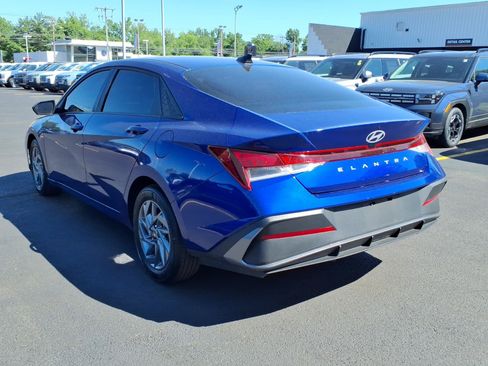 Certified 2024 Hyundai Elantra SEL FWD image 8