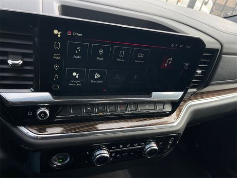 Used 2024 GMC Sierra 1500 SLE image 16