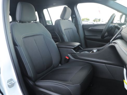 New 2025 Jeep Grand Cherokee Laredo X w/ Luxury Tech Group I image 28