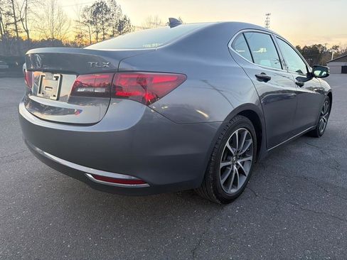 Used 2017 Acura TLX V6 w/ Technology Package FWD image 4