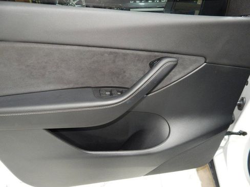 Used 2021 Tesla Model Y Performance image 13