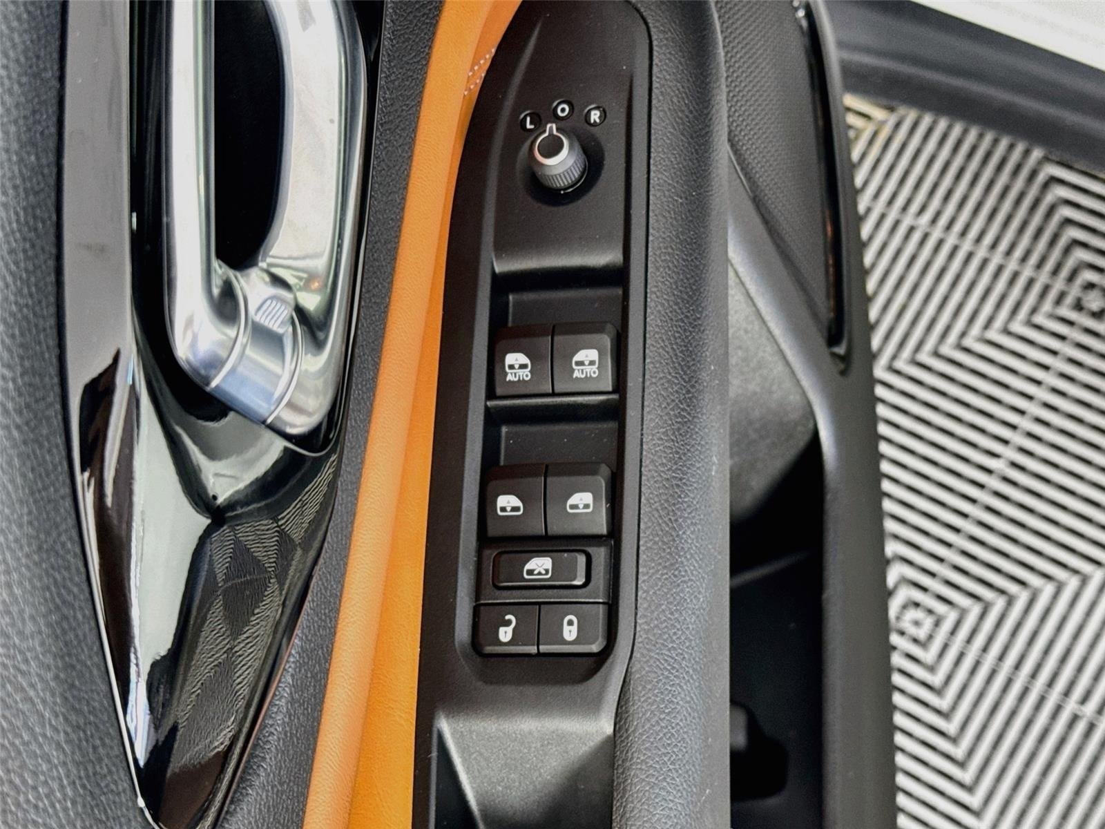 Used 2025 Jeep Compass Limited AWD/4WD image 18