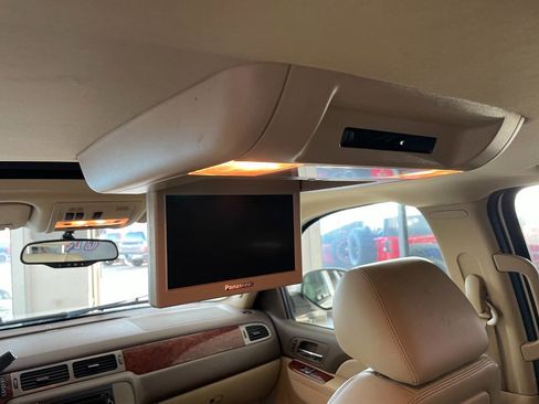 Used 2010 GMC Yukon XL SLT image 27