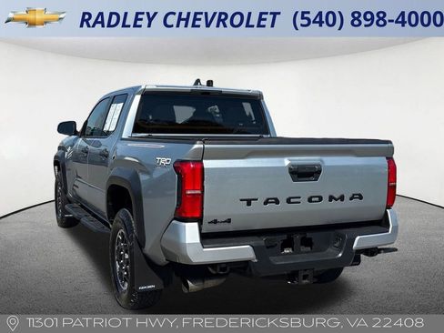 Used 2024 Toyota Tacoma TRD Off-Road AWD/4WD image 17