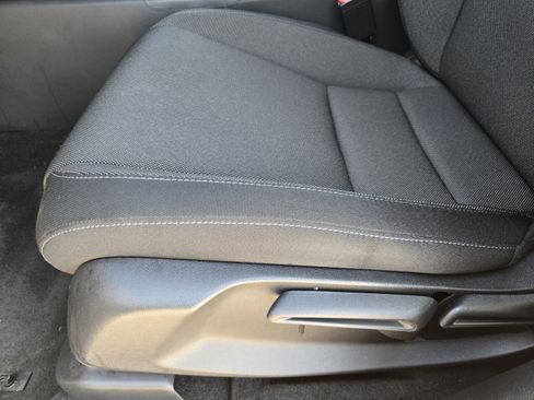 Used 2025 Honda CR-V LX image 21