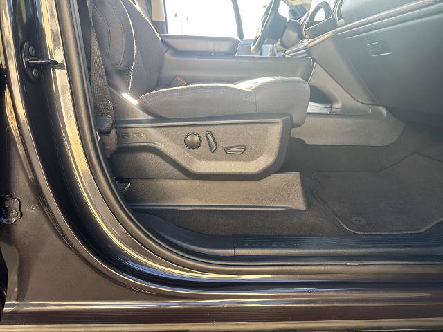 Certified 2025 Ford Expedition Active AWD/4WD image 22