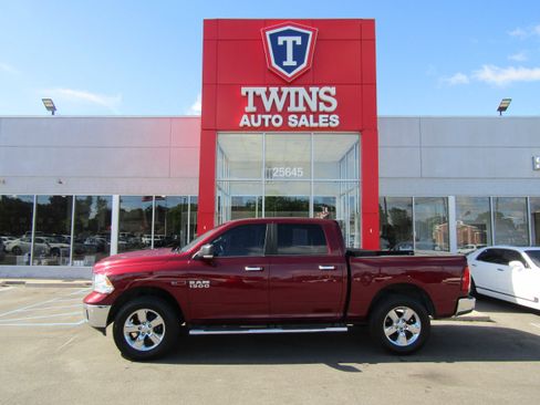 Used 2017 RAM 1500 Big Horn AWD/4WD image 1