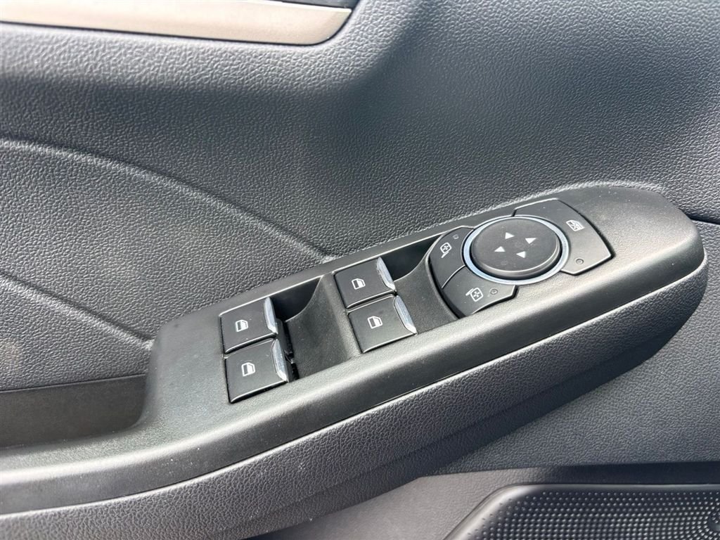 Used 2022 Ford Escape SE FWD image 13