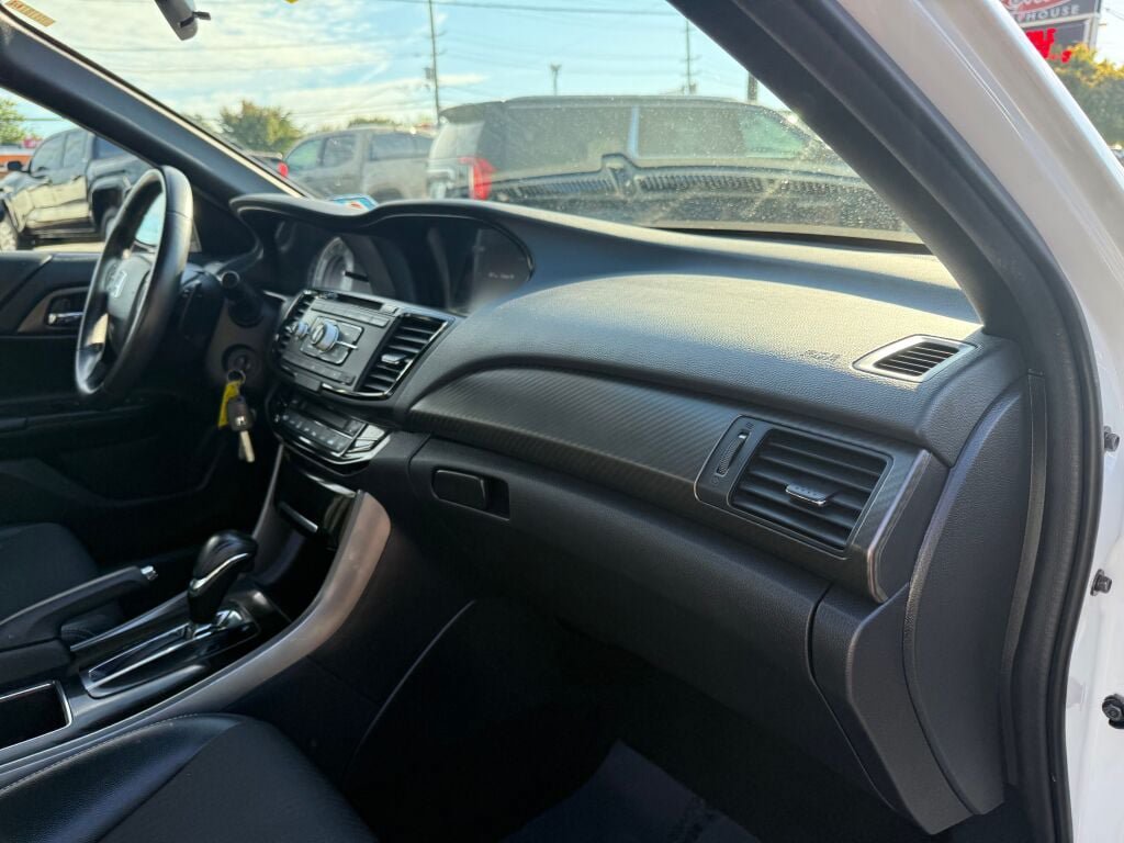 Used 2016 Honda Accord Sport image 29