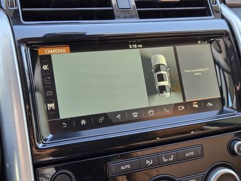 Used 2017 Land Rover Discovery HSE image 25