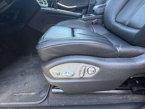 Used 2026 Porsche Macan AWD/4WD image 17