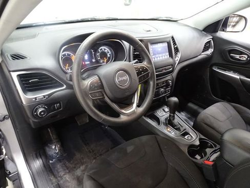 Used 2019 Jeep Cherokee Latitude w/ Popular Appearance Group FWD image 20