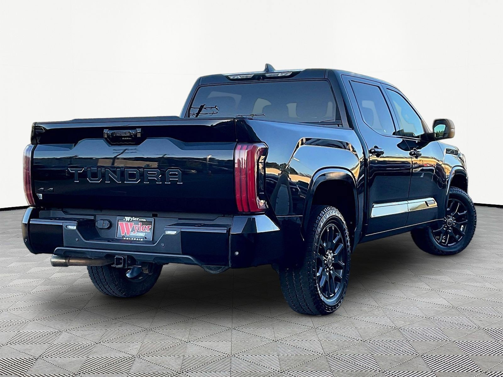 Used 2023 Toyota Tundra Platinum AWD/4WD image 6