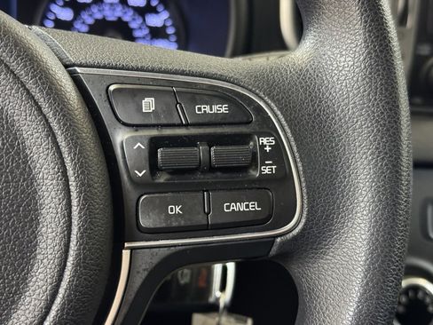 Used 2017 Kia Sportage LX image 32