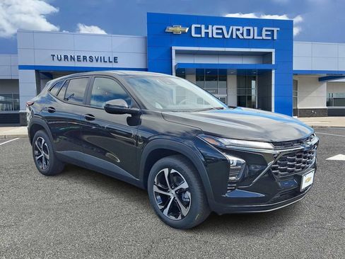 New 2026 Chevrolet Trax RS FWD image 2