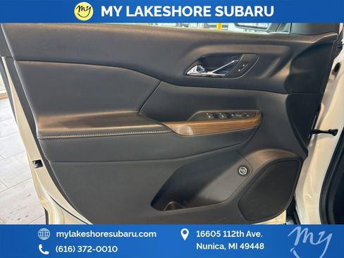 Used 2018 GMC Acadia SLE image 11