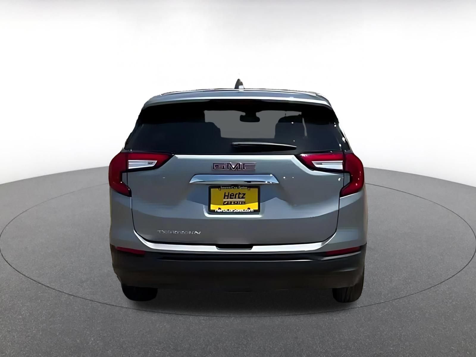 Used 2024 GMC Terrain SLE FWD image 13