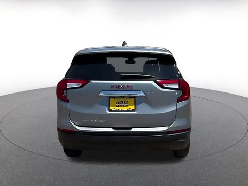 Used 2024 GMC Terrain SLE FWD image 13